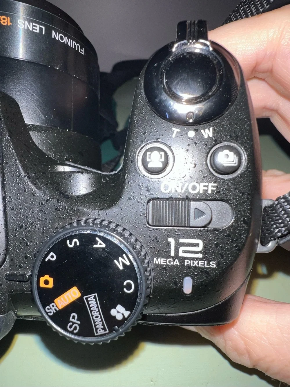 Fujifilm FinePix S2500HD 12MP with 18x Optical Dual Image Stabilized Zoom